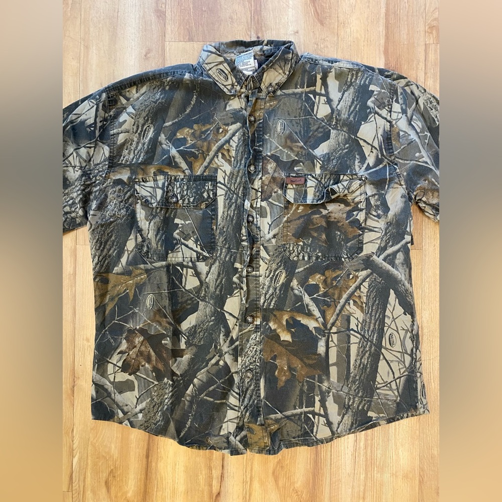 Woolrich Realtree camo button down vented men’s shirt size medium
